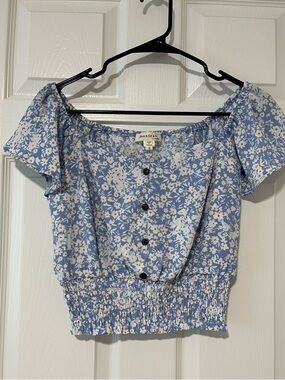 Monteau Light Blue Floral Off-Shoulder Button Crop Top